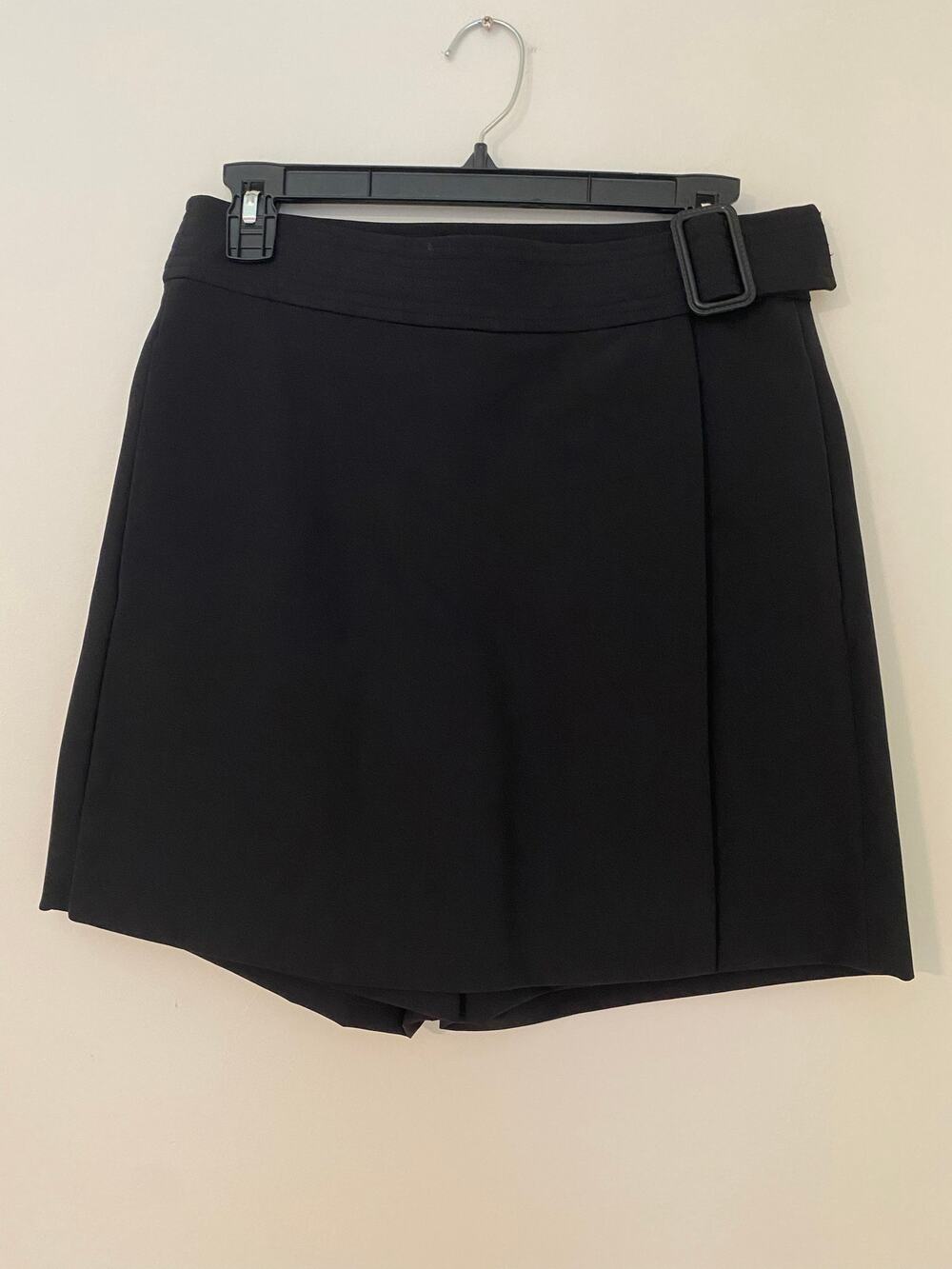 NWT 525 America Black Belted Skort Skirt Classic Capsule Wardrobe Basic M